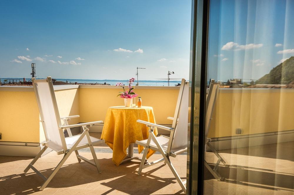 Sky Pool Hotel Sole Garda Garda  Exterior photo