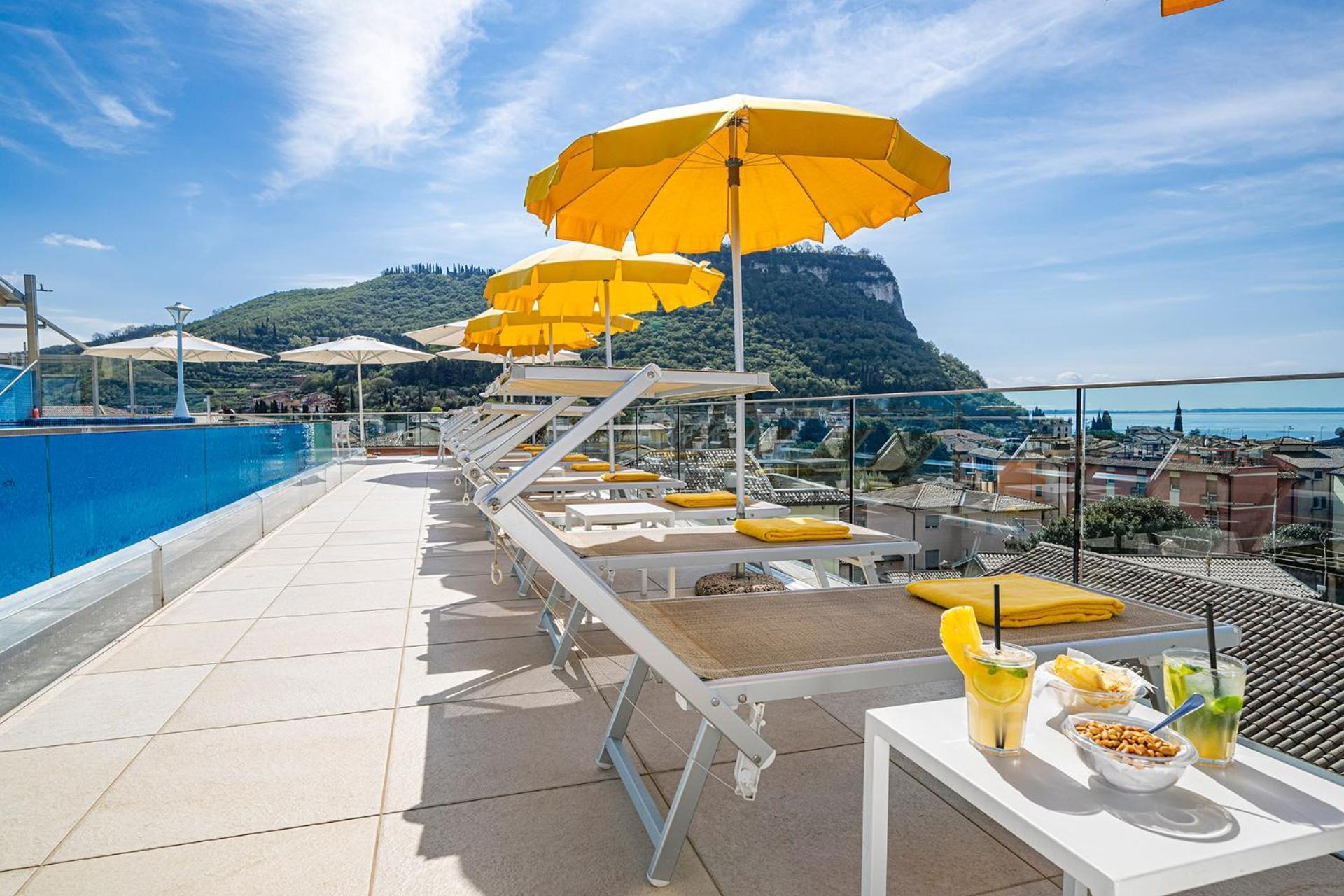 Sky Pool Hotel Sole Garda Garda  Exterior photo