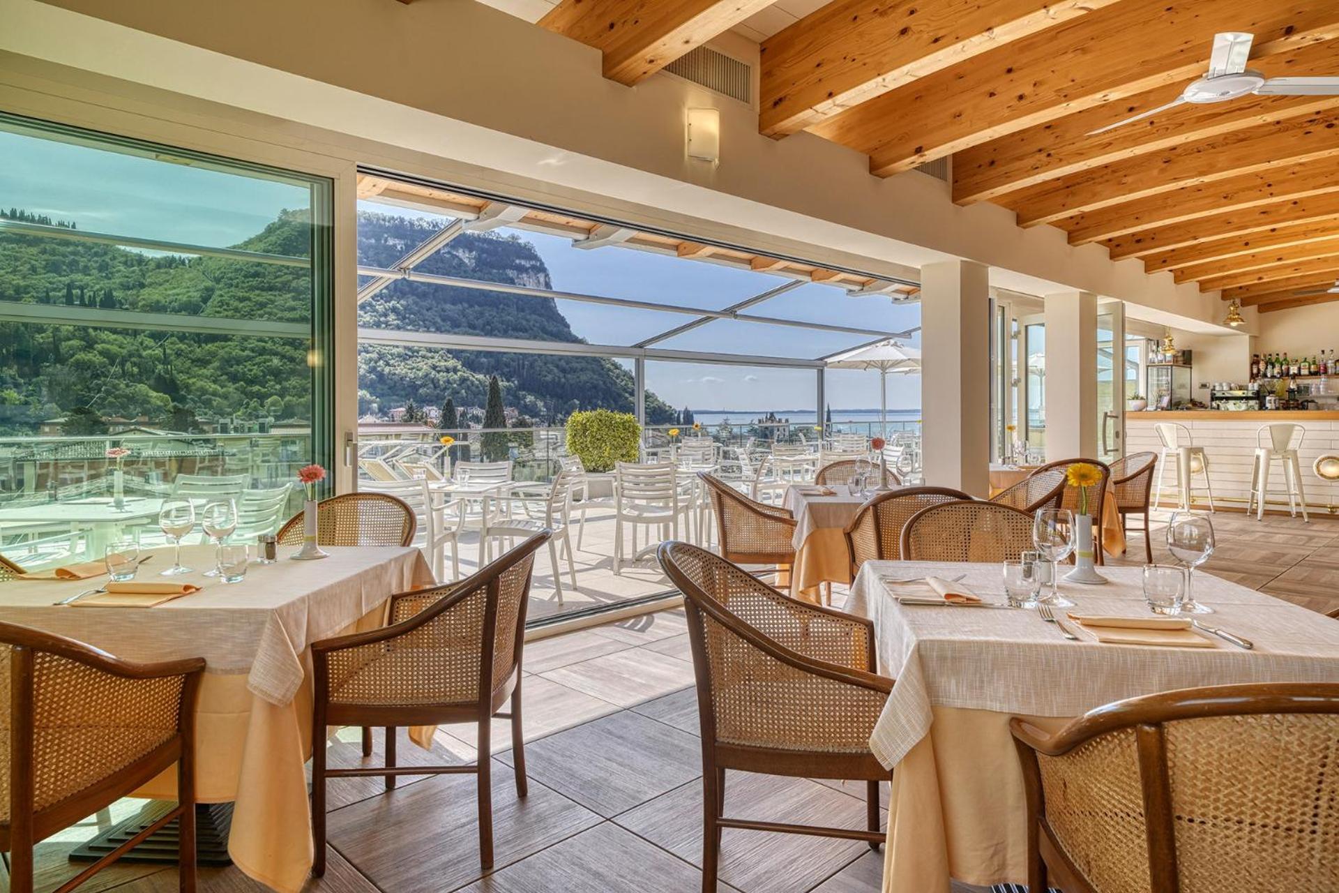 Sky Pool Hotel Sole Garda Garda  Exterior photo