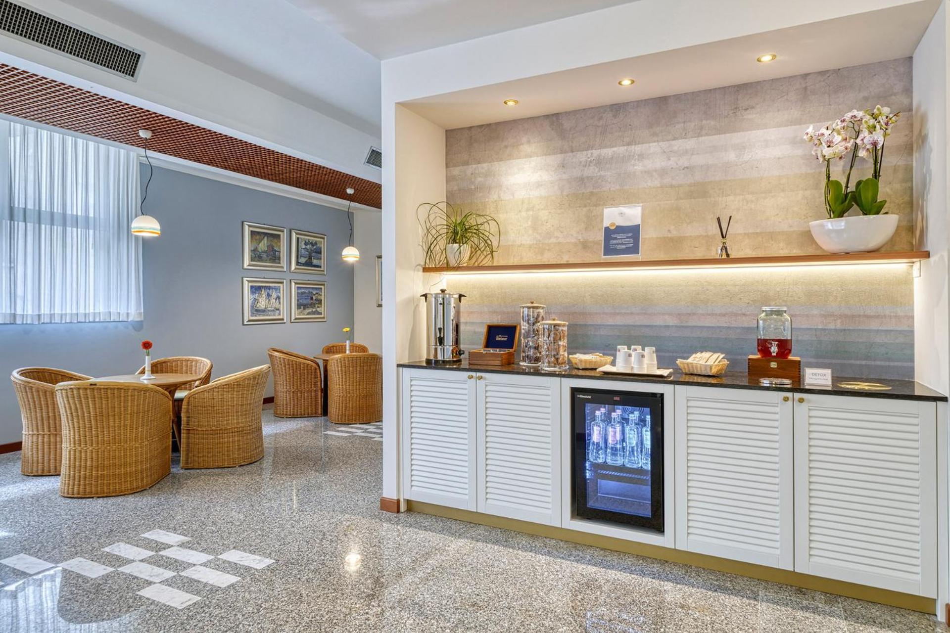 Sky Pool Hotel Sole Garda Garda  Exterior photo