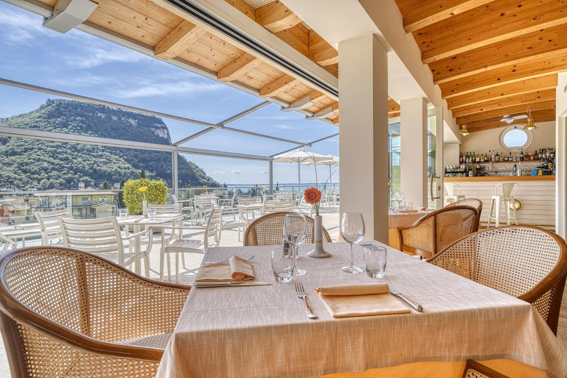 Sky Pool Hotel Sole Garda Garda  Exterior photo