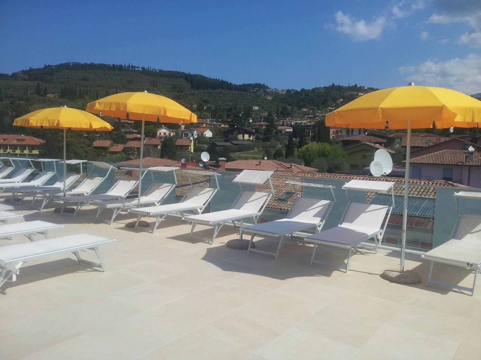 Sky Pool Hotel Sole Garda Garda  Exterior photo